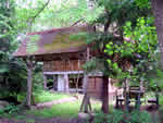 Domek do wynaj�cia nad jeziorem Dowcie�. Domek po�o�ony jest w lesie